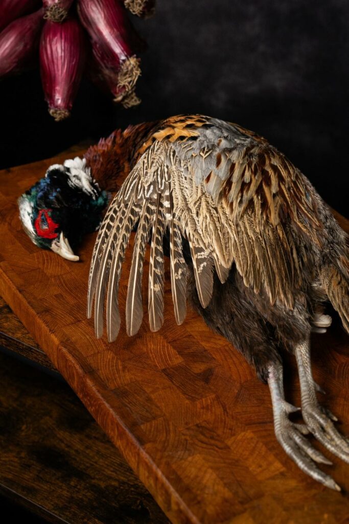 Hochwertige Produktfotografie von Geflügel für Marke Alfred von Escher, die die Frische und Qualität der Geflügelprodukte in detailreicher Darstellung zeigt.