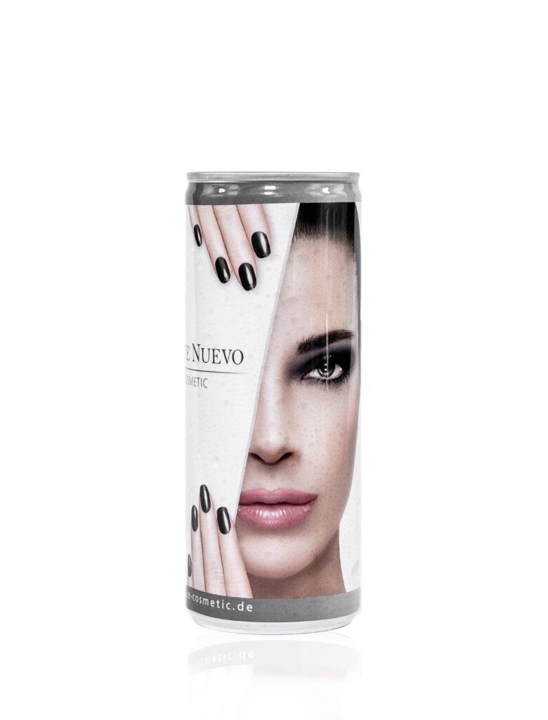 High Key Produktfotografie mit klaren, hellen Lichtverhältnissen, die das Produkt schlicht und elegant in Szene setzen.
